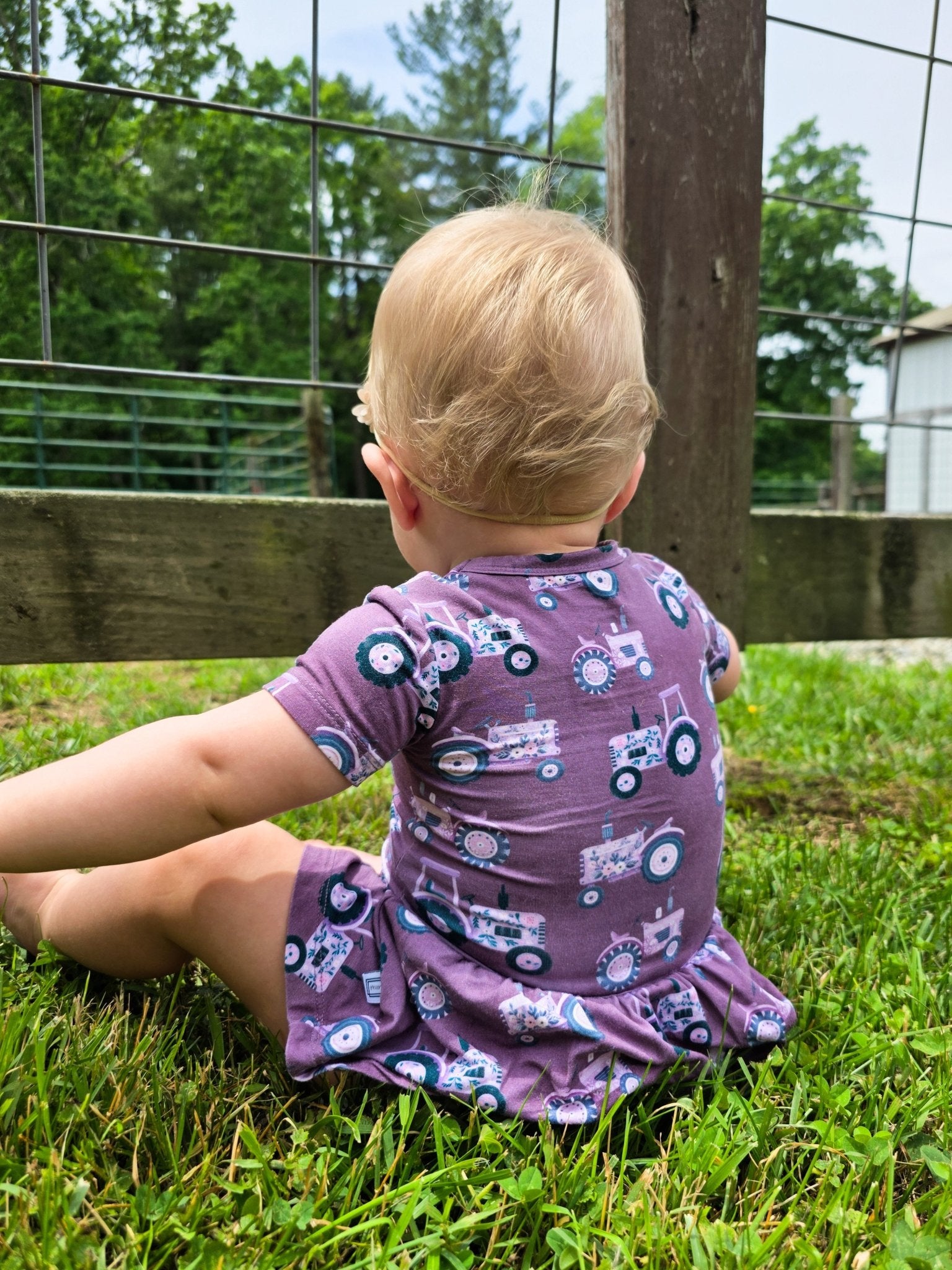 Short Sleeve Bodysuit Twirl - Minikin Mischief Clothing Co.